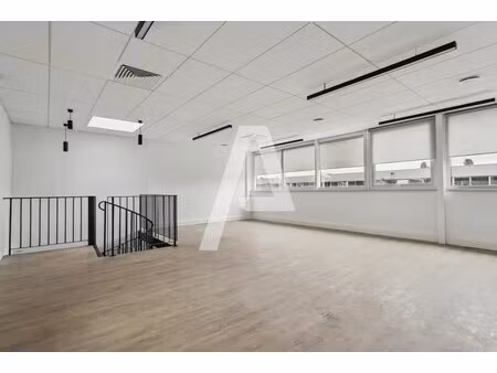 location entrepôt 528 m²