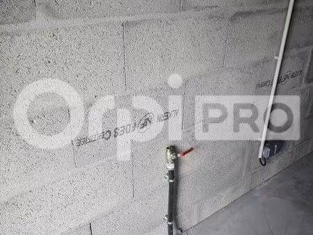 location entrepôt 94 m²