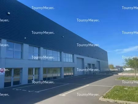 location entrepôt 3 210 m²