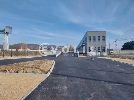 location local d'activités 286 m² à 605 m²