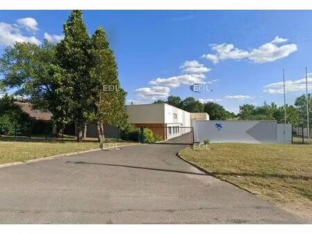 location local d'activités 1 711 m²