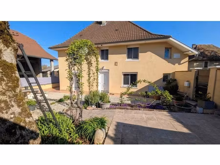 vente maison 5 pièces 184 m² à les abrets (38490)  281 000 €