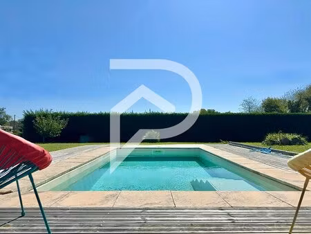 maison de plain-pied 3 chambres  piscine à bourgnac