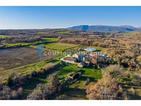 dept 84 - saint martin de castillon - ferme ancienne sur 10ha