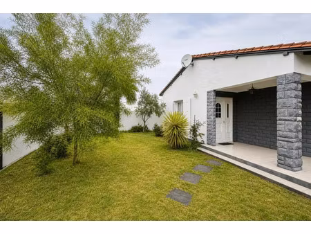 vente propriété 4 pièces 58 m² à le château-d'oléron (17480)  310 000 €