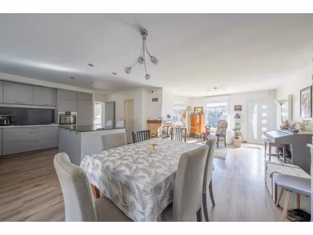 vente maison 5 pièces 138 m² à gauriaguet (33240)  299 000 €