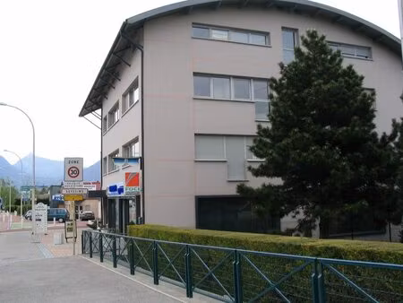 location local professionnel 129m² seyssins 38180