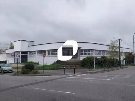 location commerce 970 m²