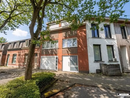 centraal gelegen woning nabij het centrum van brasschaat.