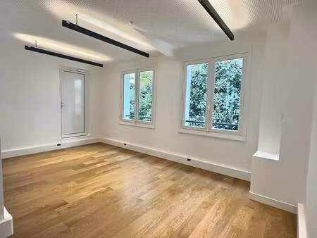 location bureaux 52 m² à 458 m²