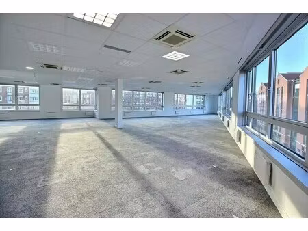 location bureaux 244 m² à 1 986 m²