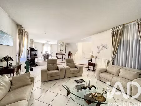 maison d'architecte à vendre dans le quartier mutuelle-barbusse-saint rémy- joliot curie