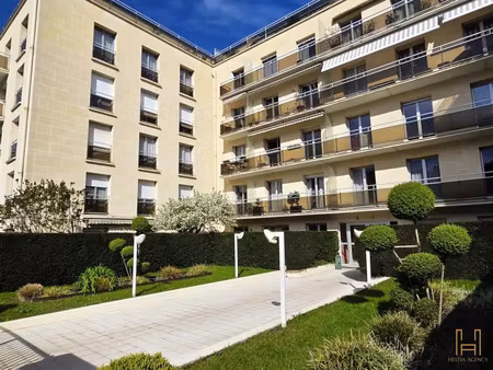 vente appartement 4 pièces à versailles (78000) : à vendre 4 pièces / 92m² versailles