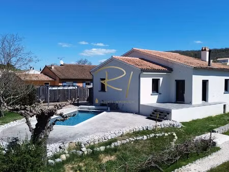 maison 4 chambres  piscine et terrain - ruoms centre