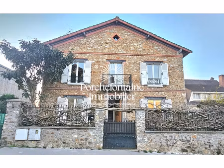 maison 5 pièces 110 m2 habitables sur parcelle de 279 m2