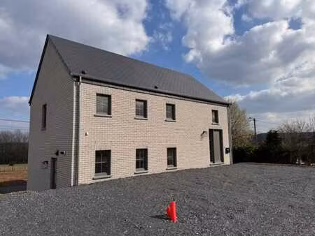 maison 4 façades avec 3 chambres et jardin à bras