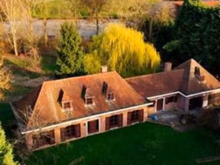 villa à fort potentiel à rénover avec piscine et étangs - op