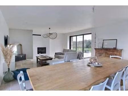 vente maison à elven (56250) : à vendre / 209m² elven