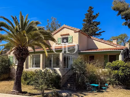 vente maison 6 pièces 195 m² à la ciotat (13600)  749 000 €