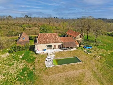 3 maisons sur 17 hectares