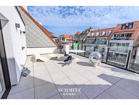 penthouse exclusivement rénové situé dans le centre de kn...