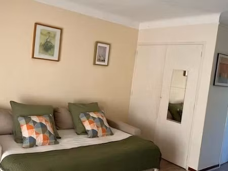 location meublée appartement 1 pièce 28 m² à le pradet (83220)  570 €