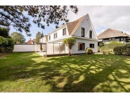 charmante villa jumelée avec jardin au zoute