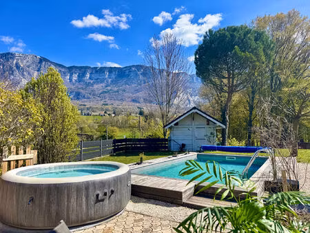 maison 7 pièces avec piscine et spa