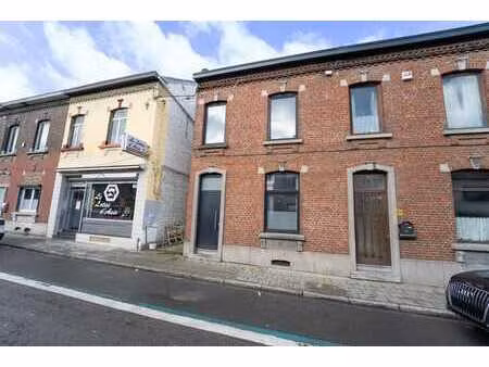 agréable maison 3 façades avec jardin