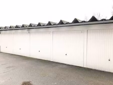 garage/box à louer très accessible à louvain-la-neuve