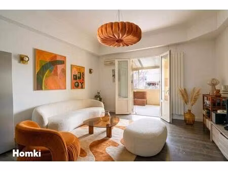 dpe c maison de ville rénovée 3 pièces de 90m2 avec balcon à nîmes