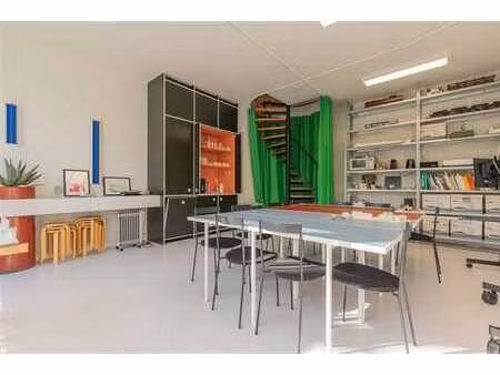 commerce prêt à l’emploi / bureau d’architecte au centre de