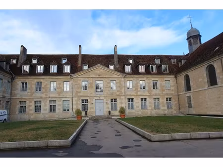 location meublée appartement 5 pièces 130 m² à ecole-valentin (25480)  1 780 €