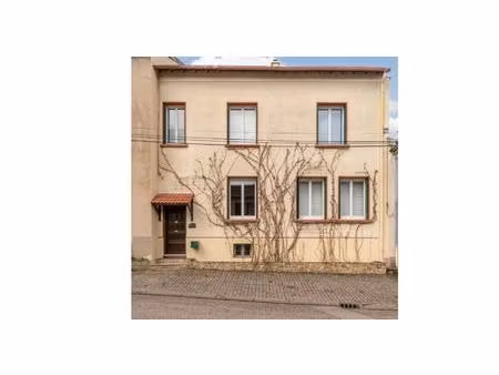 charme et authenticité : grande maison de village de 200 m2 avec patio