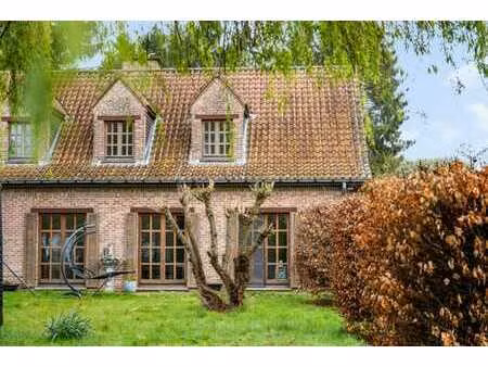 superbe villa 4 façades tout confort proche des commodités!