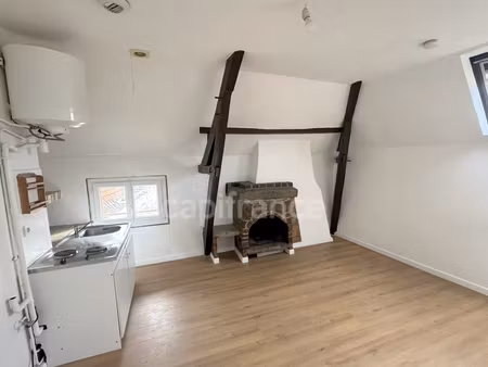 appartement à vendre 2 pièces de 33m² - la ville du bois - belle opportunité en centre-vil