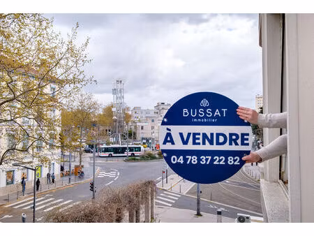 vente appartement 3 chambres - 2ème étage - proche place ambroise courtois