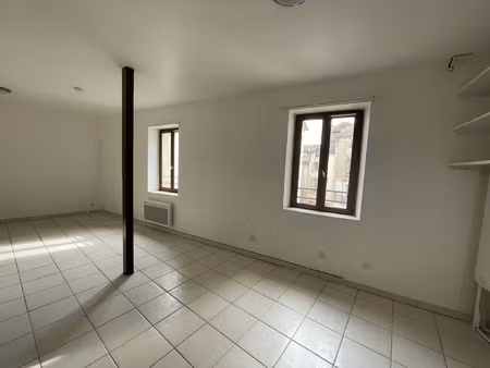 location appartement 3 pièces 38m² narbonne 11100