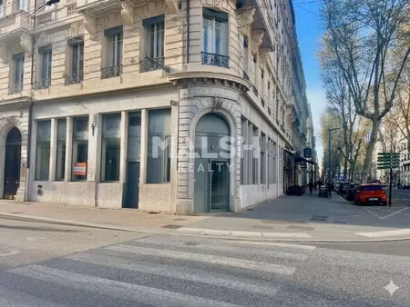 location local commercial 212m² lyon 6ème