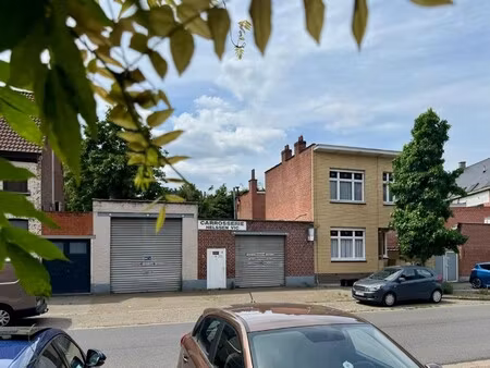 functionele werkplaats/garage met uitstekende bereikbaarheid