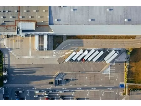 vente commerce 900 m²