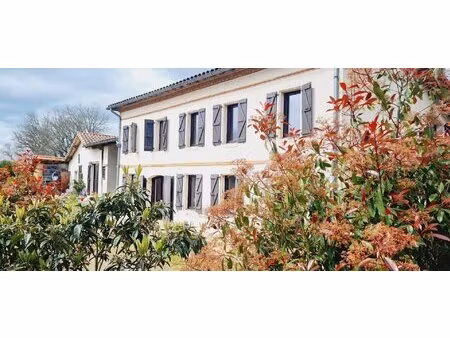 maison t7 avec atelier garage et 5h3 de terrain