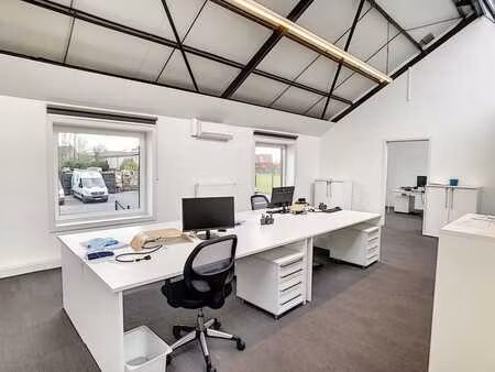 bureau d'environ 85m² avec services à intraxie à rumbeke