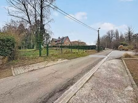 beau terrain de 17 ares 90 ca proche des facilites