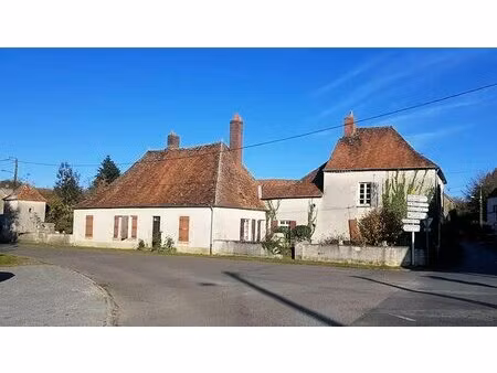 propriété en partie 18ème à restaurer sur 1725m2 clos de murs