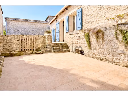 a 12 minutes d'uzès  maison de charme en pierre de 105 m2 av