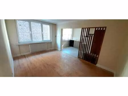 très beau studio (complètement rénover)