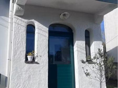 maison 3ch garage et terrasse . calme