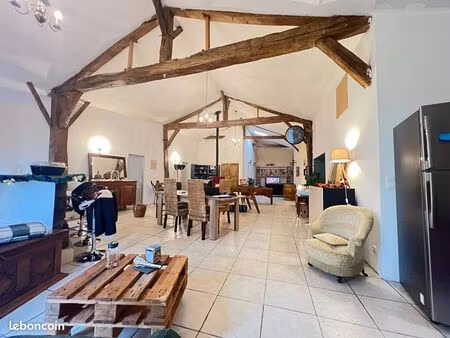 grange 4 pièces 200 m²
