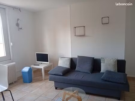 studio (électricité  chauffage  eau inclus)